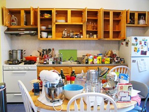 "organize kitchen"
